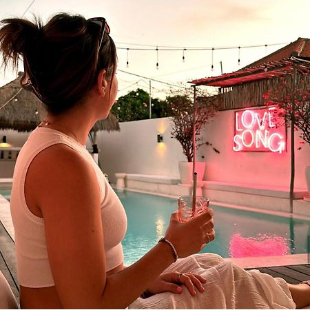 Love Song Boutique Hotel Canggu Buitenkant foto